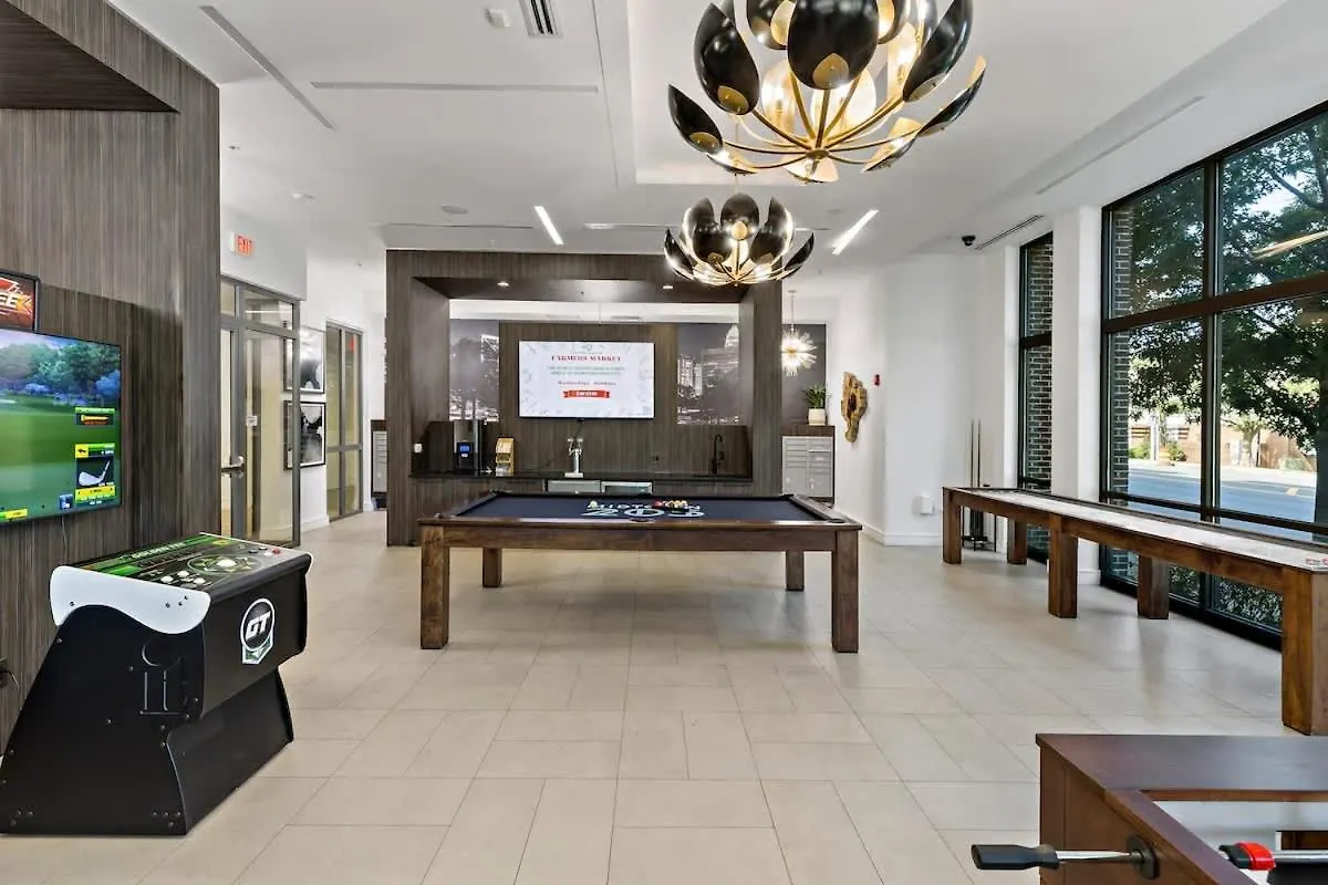 Luxe 1Bd - 5 Min Dt, Gym, Parking, W-D - Sleeps 6 Lägenhet Charlotte 0*,  USA