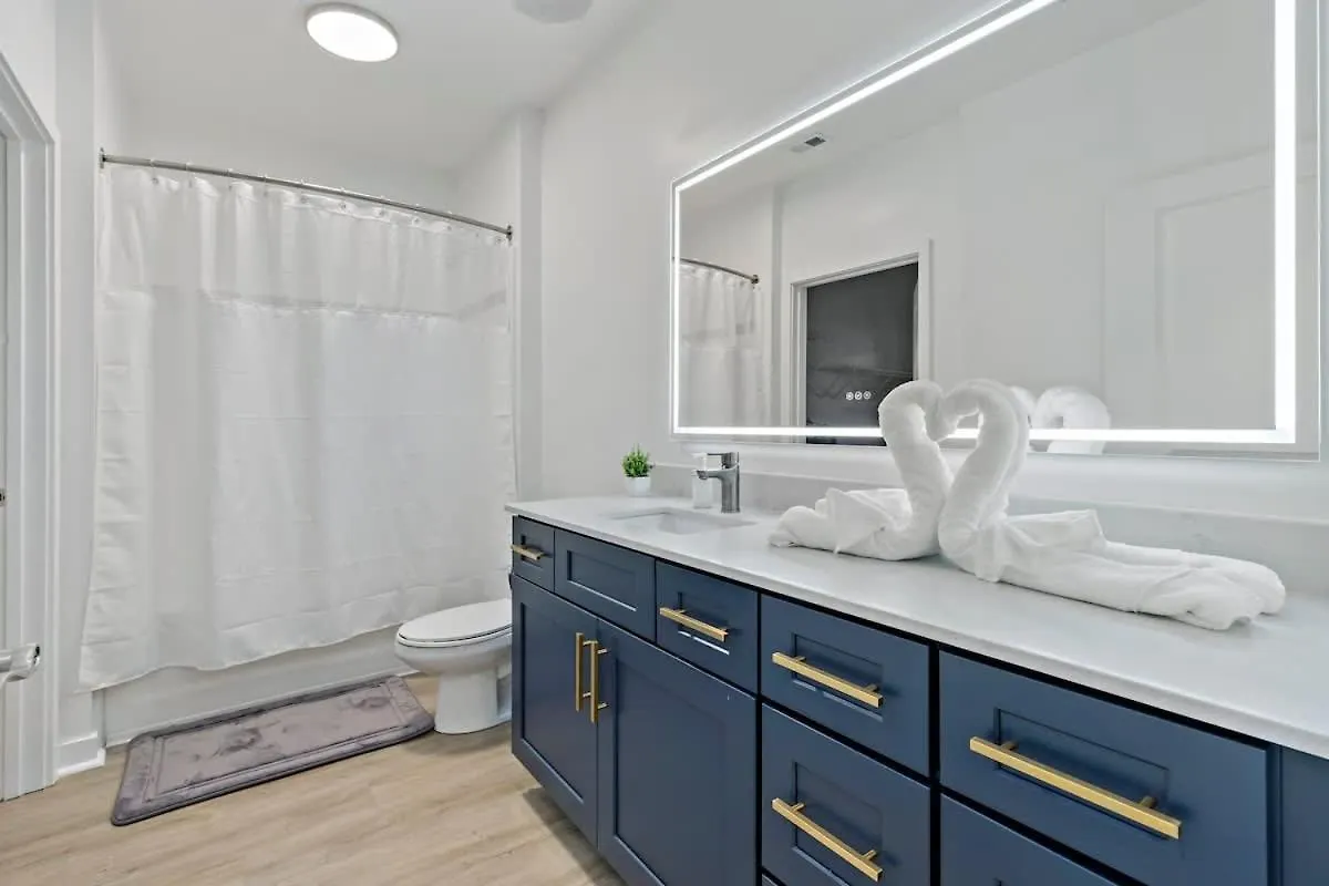 Luxe 1Bd - 5 Min Dt, Gym, Parking, W-D - Sleeps 6 Lägenhet Charlotte