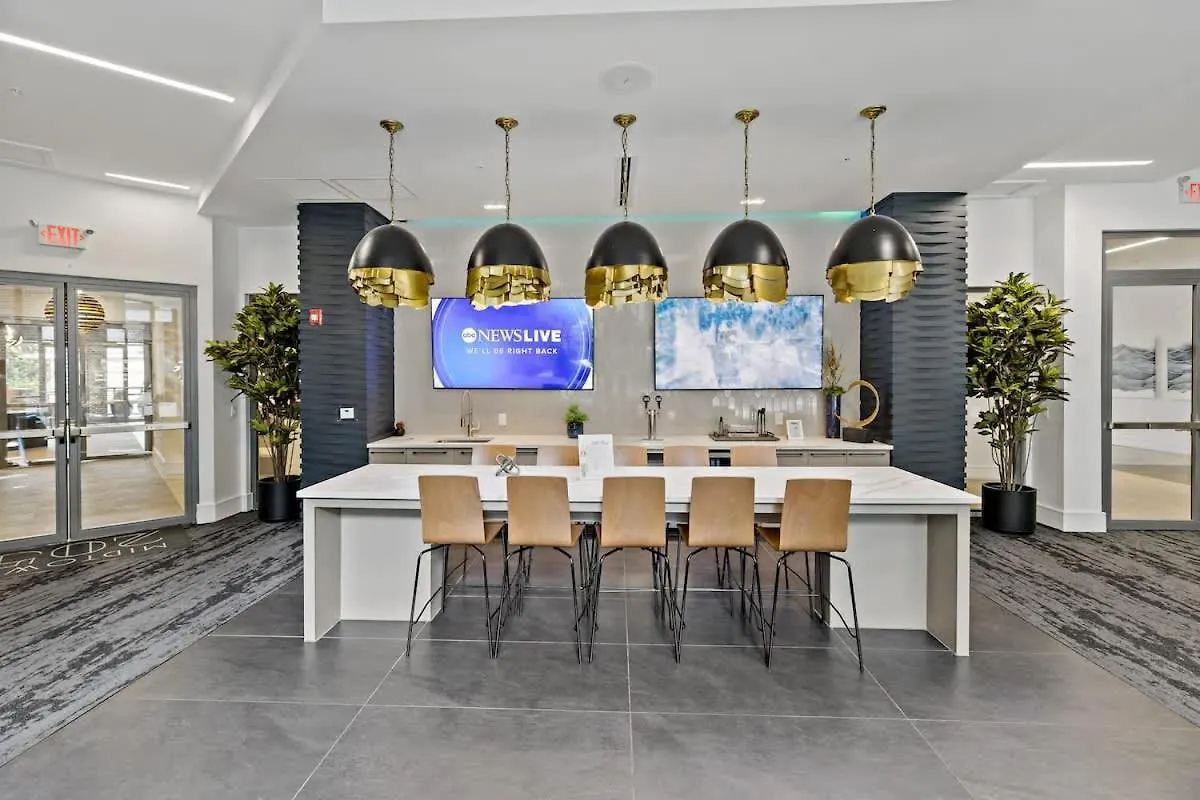 Luxe 1Bd - 5 Min Dt, Gym, Parking, W-D - Sleeps 6 Lejlighed Charlotte 0*,
